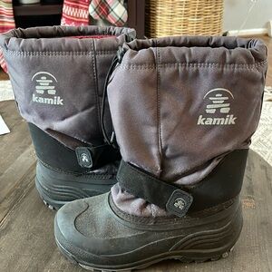 Kamik winter boots Size 4